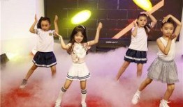 娱乐吃瓜酱麻袋舞,吃瓜群众纷纷跟风模仿